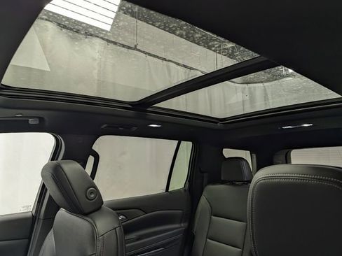 New 2026 Chevrolet Traverse LT image 8