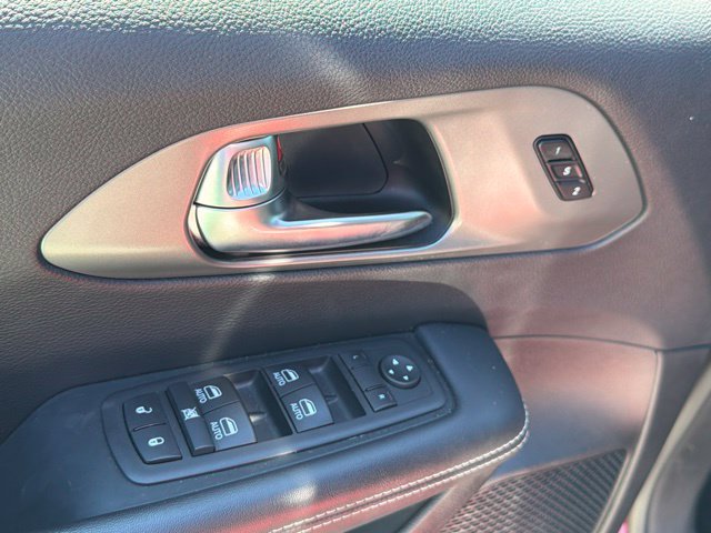 Used 2025 Chrysler Pacifica Select FWD image 20