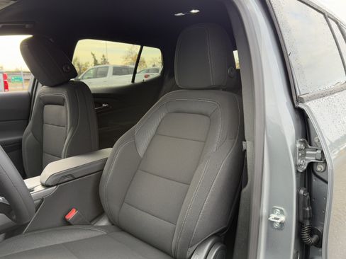 New 2026 Chevrolet Equinox EV LT image 11