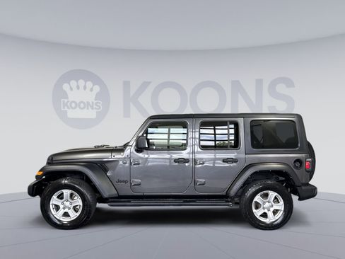 Used 2023 Jeep Wrangler Unlimited Sport AWD/4WD image 2