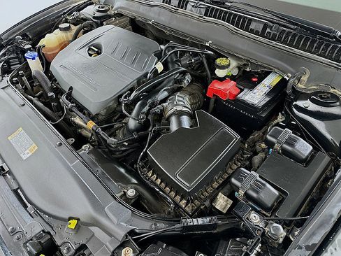 Used 2015 Ford Fusion SE w/ Equipment Group 202A image 32