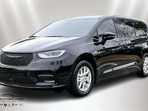 Used 2025 Chrysler Pacifica Select image 1