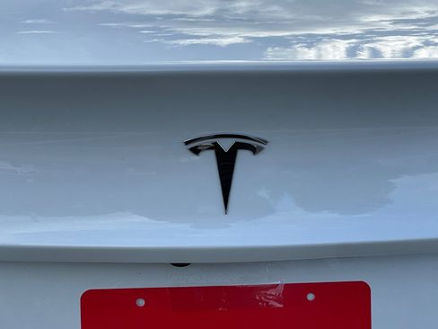Used 2023 Tesla Model 3 Standard Range image 48