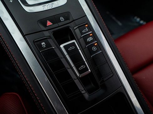 Used 2025 Porsche 718 Boxster image 51