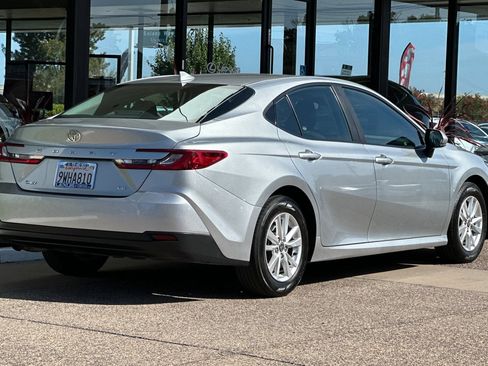 Used 2025 Toyota Camry LE FWD image 4