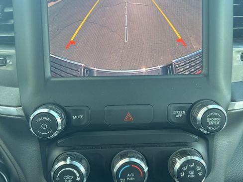 Used 2024 RAM 2500 Big Horn w/ Bed Utility Group image 33