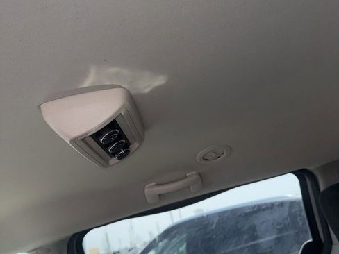 Used 2016 Dodge Grand Caravan SXT FWD image 11