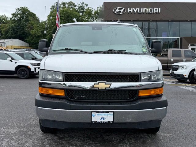 Used 2025 Chevrolet Express 3500 LT w/ LT Preferred Equipment Group RWD image 2