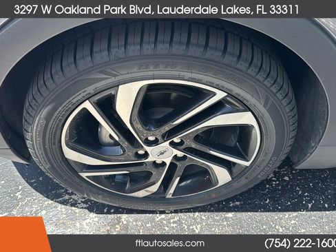 Used 2023 Chevrolet Bolt LT FWD image 14