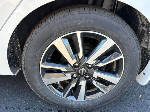 New 2025 Nissan Versa SV w/ Trunk Package image 27