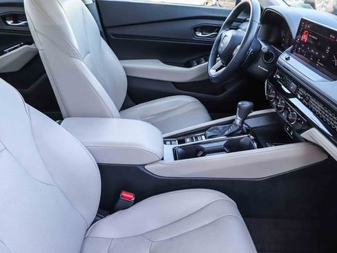 Used 2024 Honda Accord Touring image 18