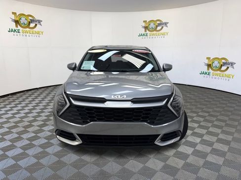 Certified 2024 Kia Sportage LX image 3