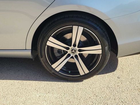 Used 2025 Mercedes-Benz C 300 Sedan image 12