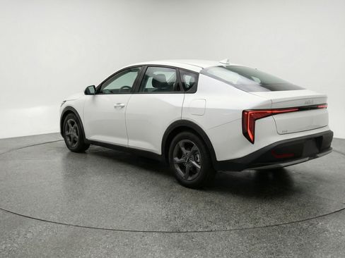 Used 2025 Kia K4 LXS image 6