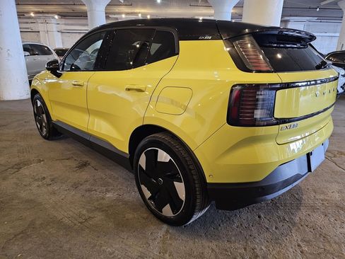 Used 2025 Volvo EX30 Ultra image 2