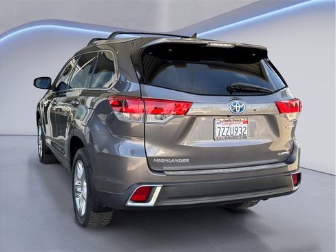 Used 2017 Toyota Highlander Limited image 4