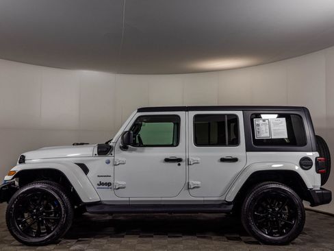 Used 2023 Jeep Wrangler Unlimited Sahara w/ Cold Weather Group AWD/4WD image 20