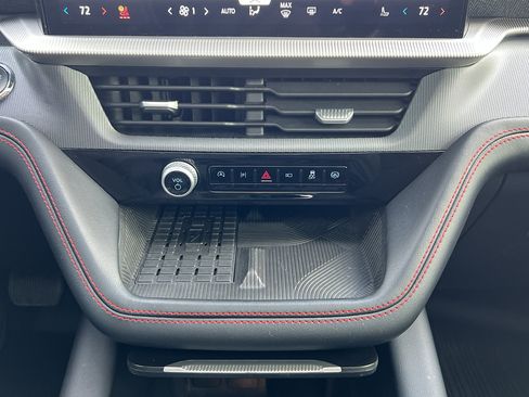 Used 2025 Ford Explorer ST-Line w/ ST-Line Street Pack image 22