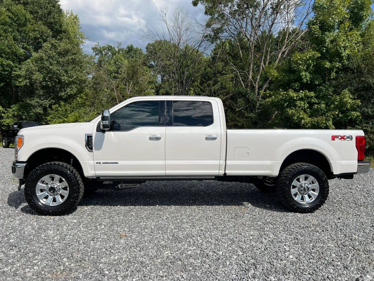 Used 2019 Ford F350 Platinum w/ Platinum Ultimate Package AWD/4WD image 4