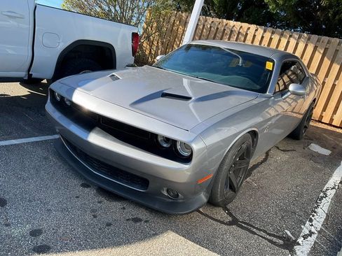 Used 2016 Dodge Challenger R/T Scat Pack image 3