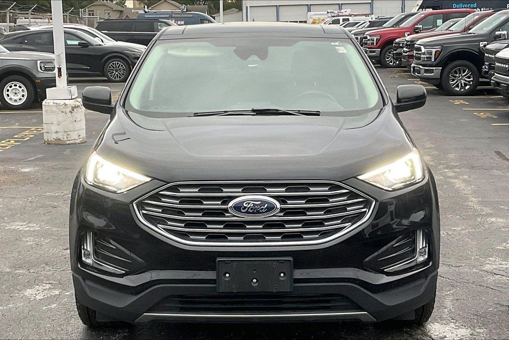 Used 2022 Ford Edge SEL w/ Convenience Package AWD/4WD image 2