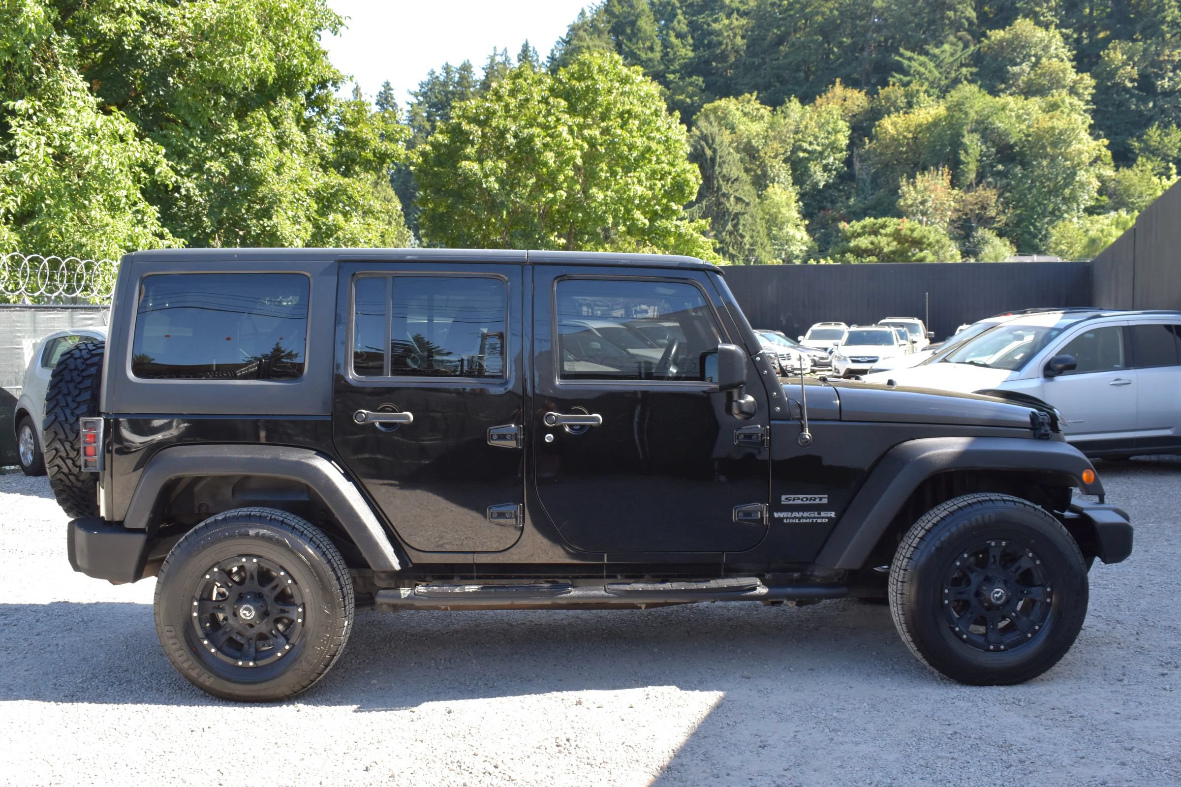 Used 2017 Jeep Wrangler Unlimited Sport w/ Quick Order Package 24S AWD/4WD image 25