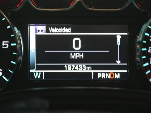 Used 2015 Chevrolet Suburban LT image 24