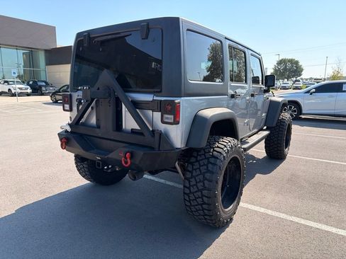 Used 2018 Jeep Wrangler Unlimited Sport S AWD/4WD image 6