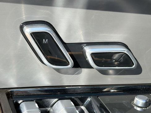 Used 2024 Land Rover Range Rover Sport SE image 27