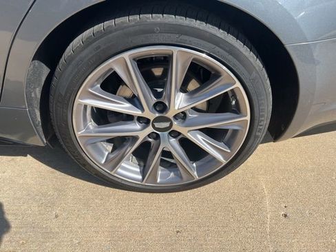 Used 2021 Cadillac CT5 V w/ Premium Package image 9