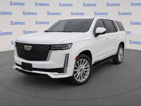 Used 2024 Cadillac Escalade Luxury RWD image 2