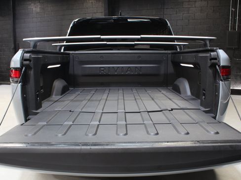 Used 2022 Rivian R1T Adventure AWD/4WD image 16