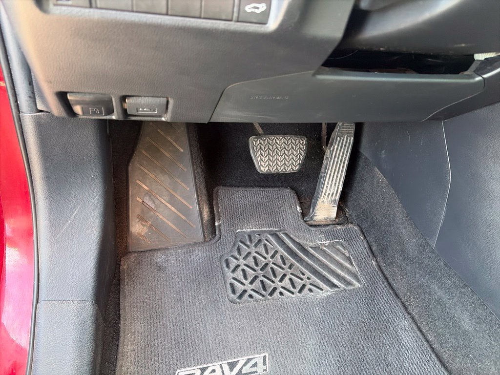Used 2022 Toyota RAV4 XLE w/ Convenience Package AWD/4WD image 19