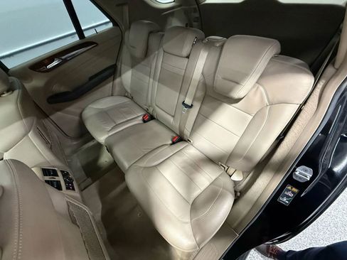 Used 2014 Mercedes-Benz ML 350 4MATIC w/ Premium 1 Package image 27