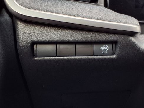 Certified 2025 Nissan Kicks SV image 22