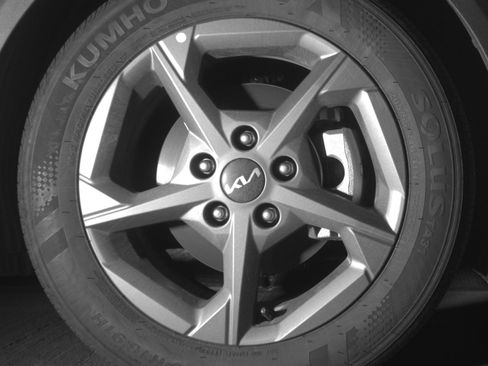 Used 2025 Kia K4 LXS image 13