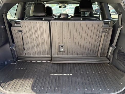 Used 2021 Toyota Highlander XSE AWD/4WD image 15