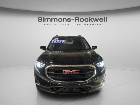 Used 2021 GMC Terrain SLE w/ Driver Convenience Package image 4