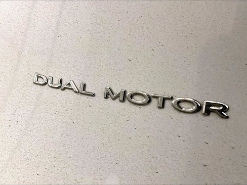 Used 2021 Tesla Model Y Long Range image 13