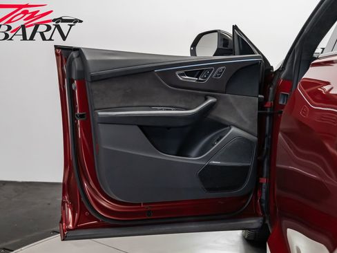 Used 2022 Audi RS Q8 4.0T image 20