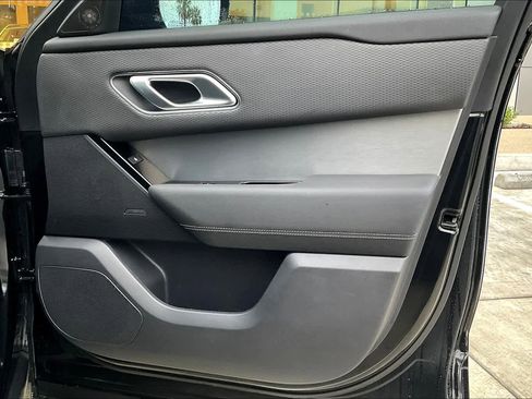 Used 2023 Land Rover Range Rover Velar R-Dynamic S image 28
