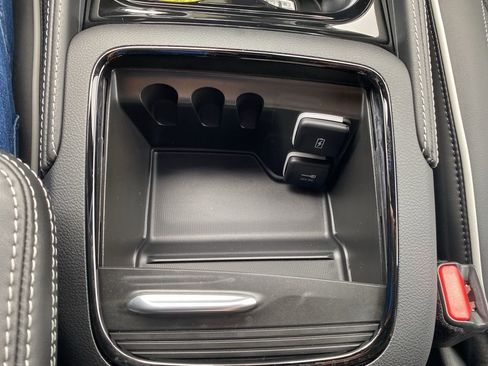 New 2026 Chrysler Pacifica Limited w/ S Appearance Package image 30