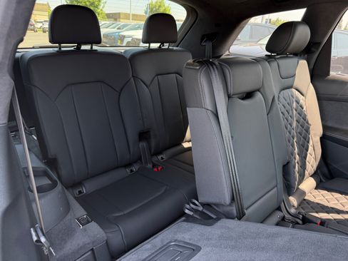 Used 2023 Audi SQ7 Prestige AWD/4WD image 21