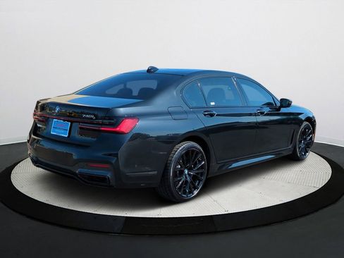 Used 2020 BMW 740i w/ M Sport Package image 4