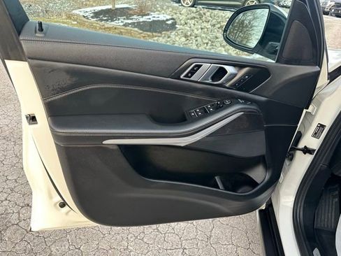 Used 2022 BMW X5 xDrive40i w/ Premium Package image 32