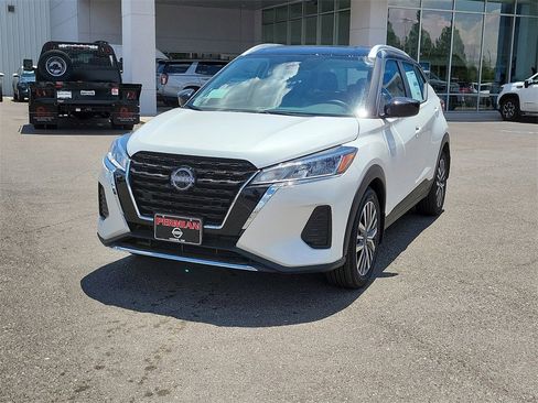 New 2024 Nissan Kicks SV image 4