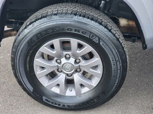 Used 2018 Toyota Tacoma SR5 image 12