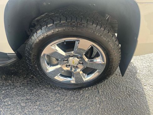 Used 2015 Chevrolet Tahoe LT image 16