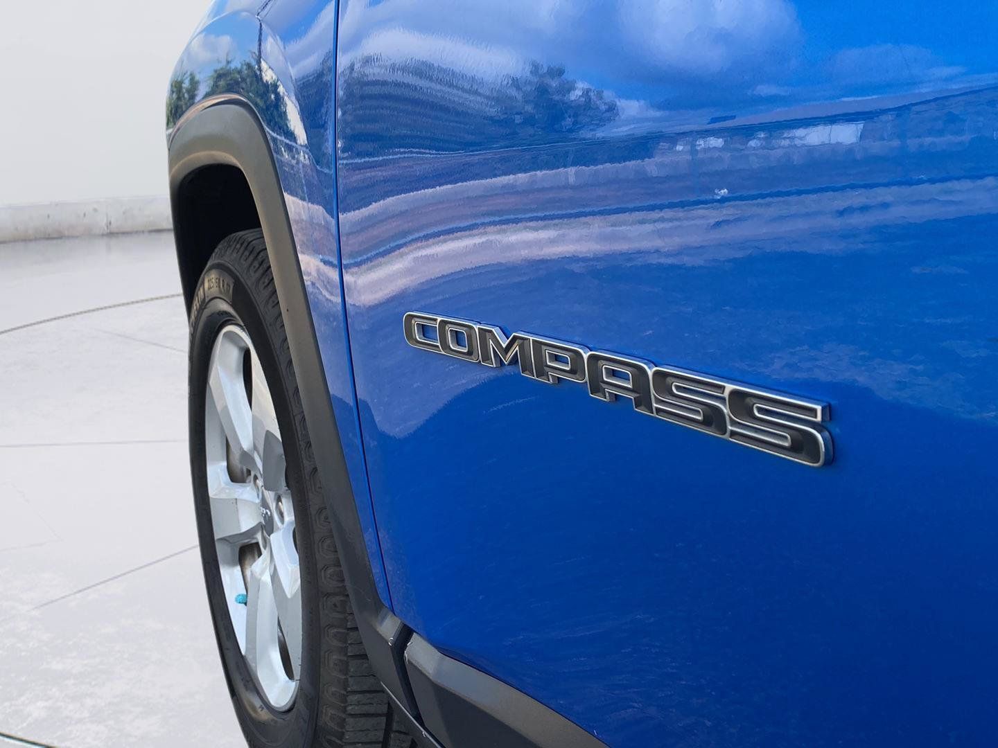 Used 2020 Jeep Compass Latitude w/ Popular Equipment Group FWD image 12