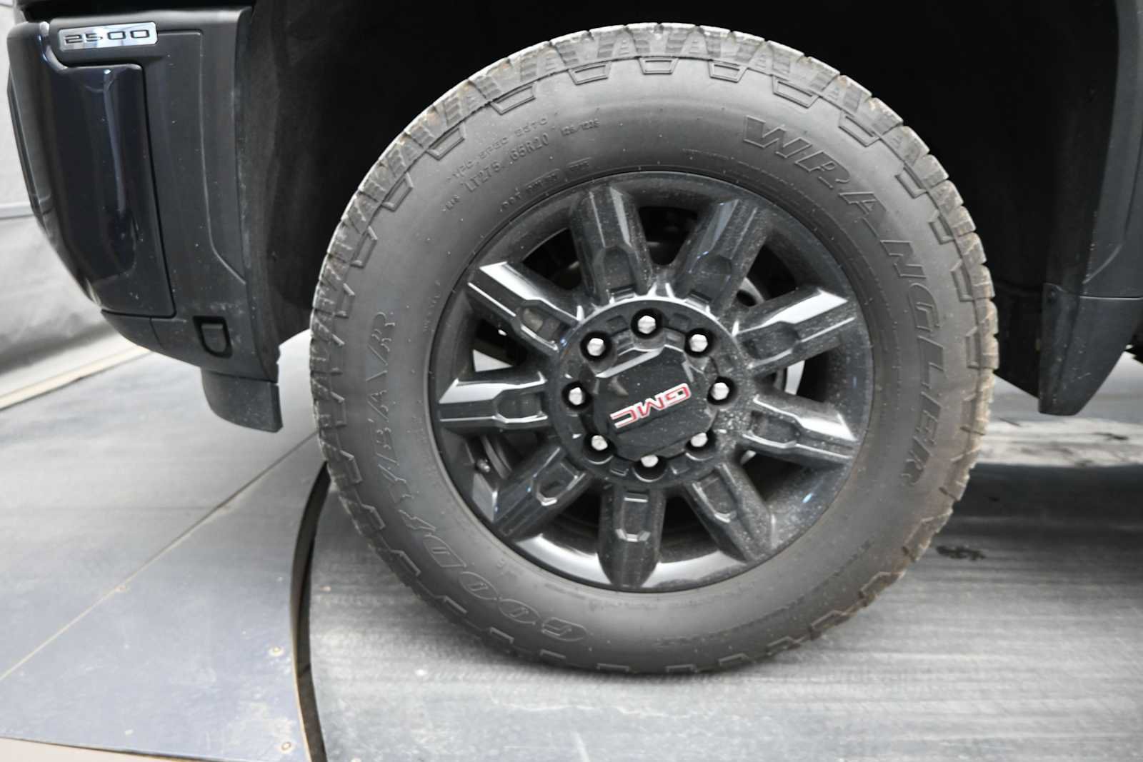 Used 2024 GMC Sierra 2500 AT4 w/ AT4 Premium Plus Package AWD/4WD image 10
